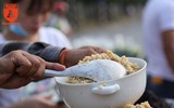 [ẢNH] Xem người Hà Nội đi chợ ăn Tết 
